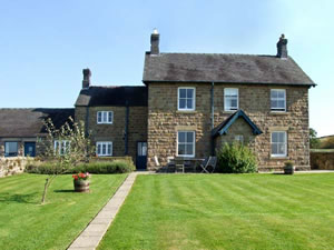 Self catering breaks at Manifold Farmhouse in Shottle, Derbyshire