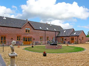Self catering breaks at The Hinks Barn in Lilleshall, Shropshire