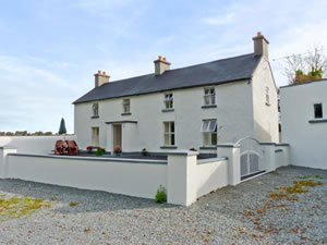 Self catering breaks at Grange Farmhouse in Fethard-On-Sea, County Wexford
