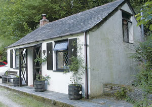 Self catering breaks at Coachmans in Tintagel, Cornwall