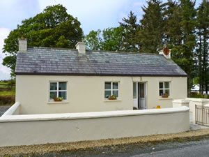 Self catering breaks at Weavers Cottage in Mountcharles, County Donegal