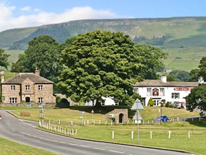 Self catering breaks at The Manor House in Bainbridge, North Yorkshire