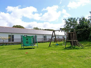 Self catering breaks at 3 Black Horse Cottages in Pentraeth, Isle of Anglesey