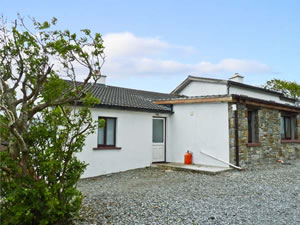 Self catering breaks at Cartwheel Cottage in Tully, County Galway