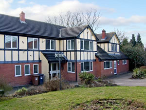 Self catering breaks at West End Lodge in Briston, Norfolk